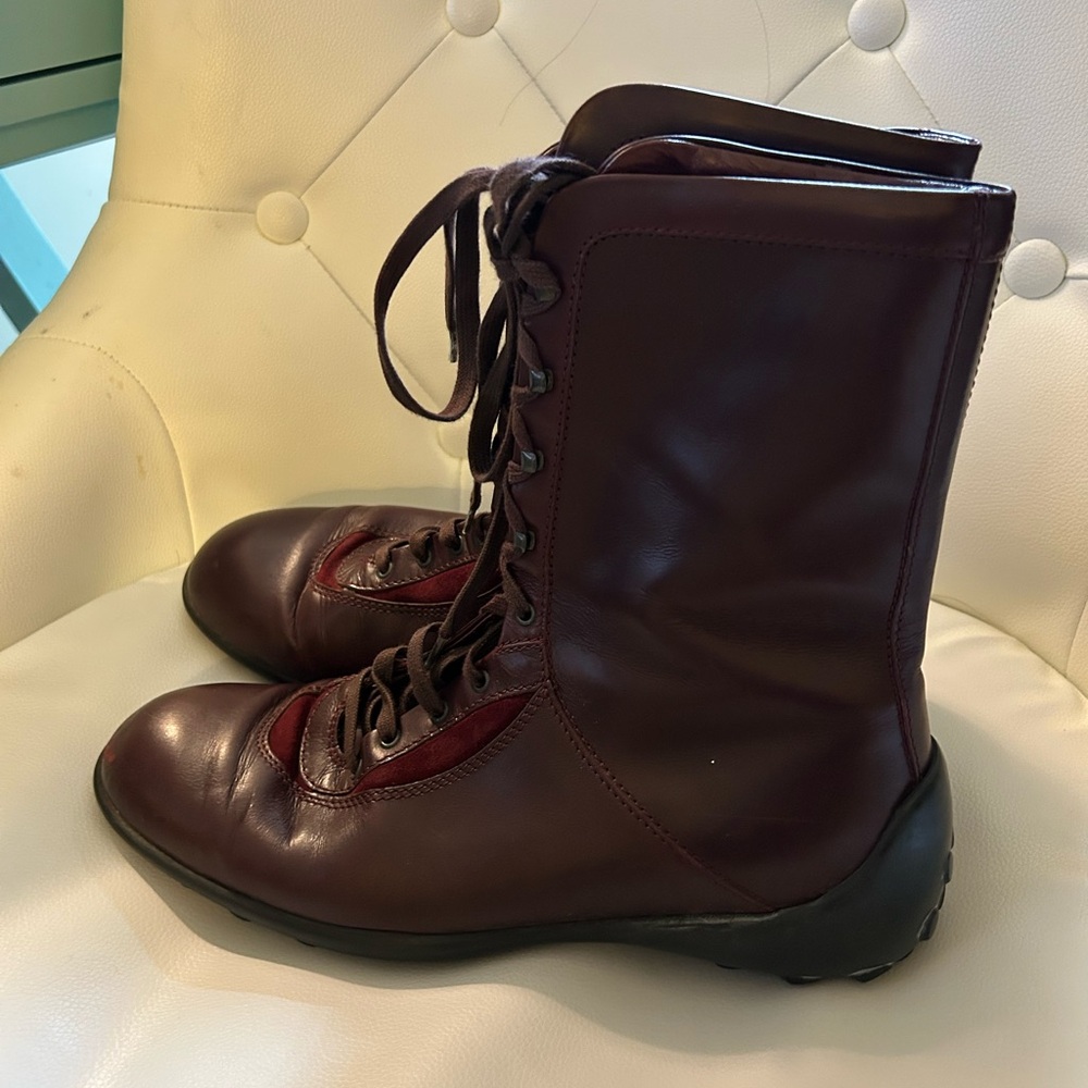 Tod's Women's Lace Up Boots - Burgundy